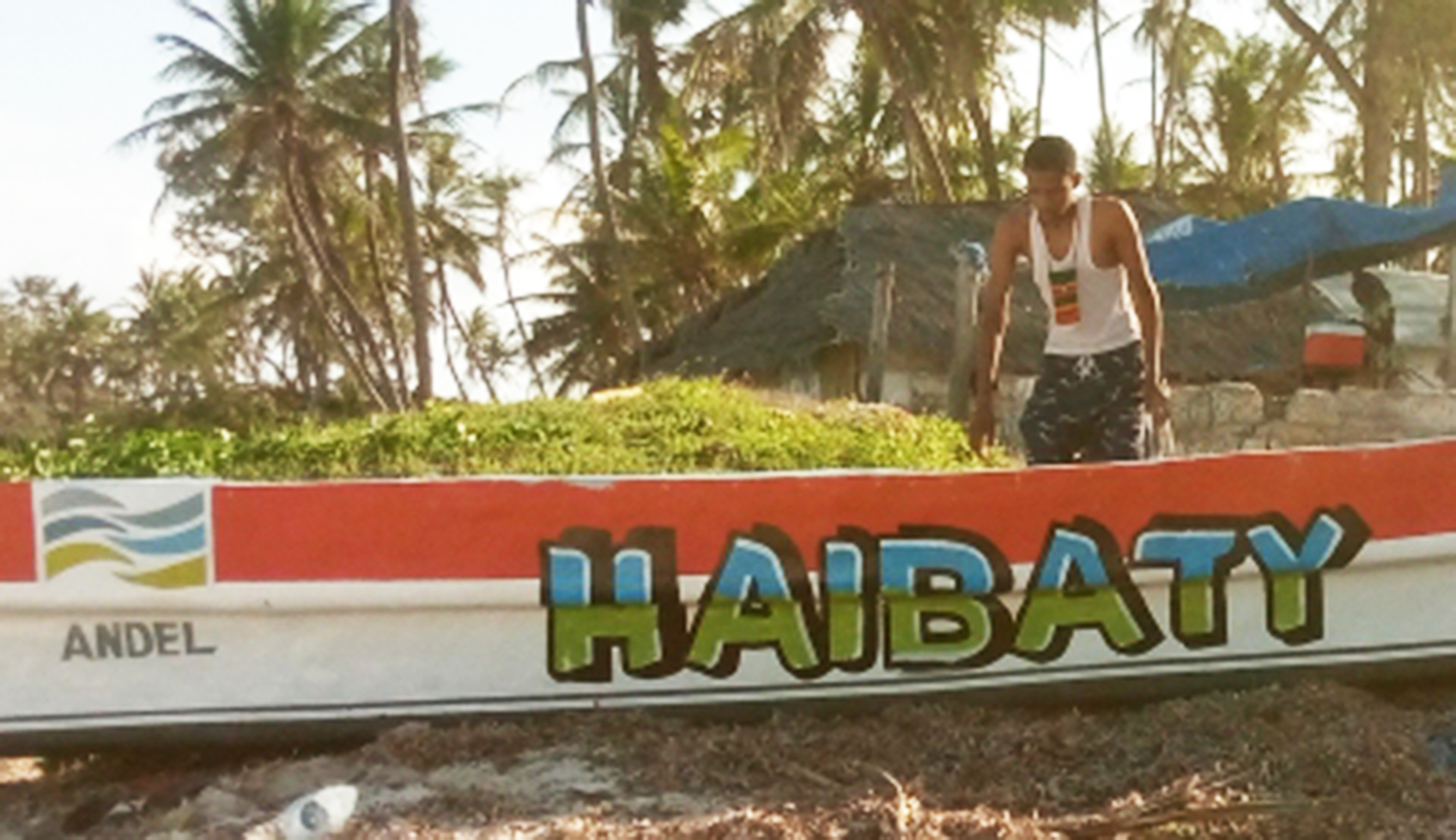 Image of yahyay_and_boat.jpg