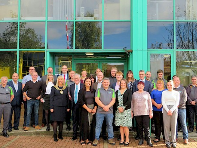 Barnsley Mayor welcomes international manufacturer
